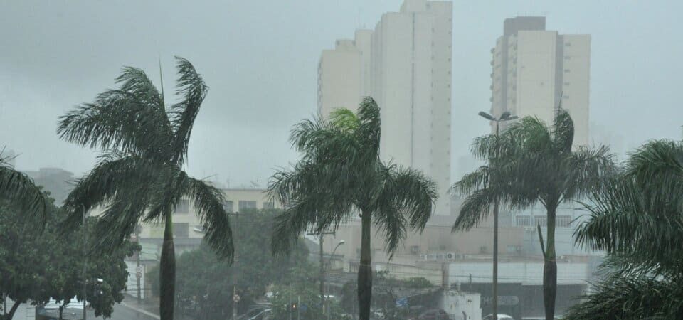 Avanço de frente fria pode provocar chuvas em mais de 20 cidades de Goiás a partir de quarta-feira (29)