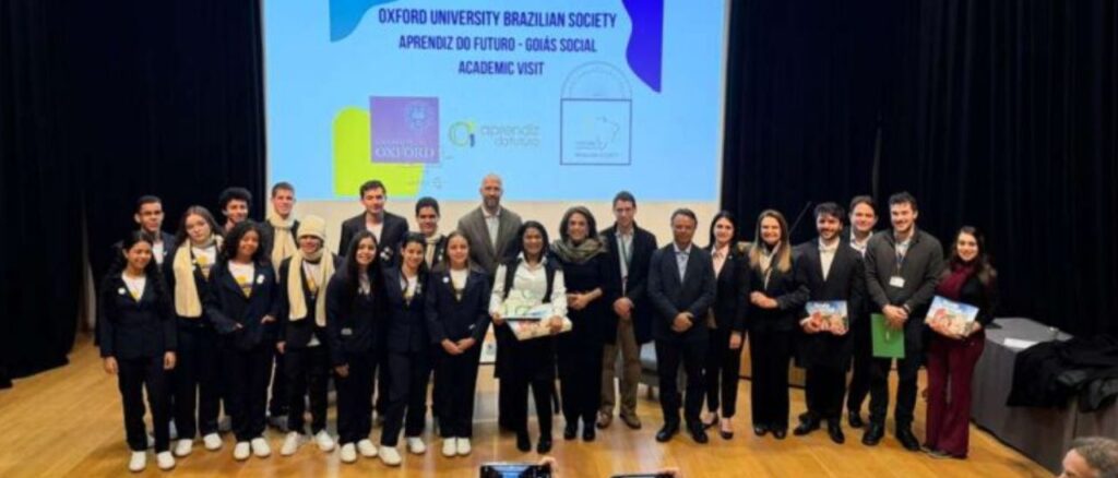 Jovens goianos do programa Aprendiz do Futuro visitam a Universidade de Oxford