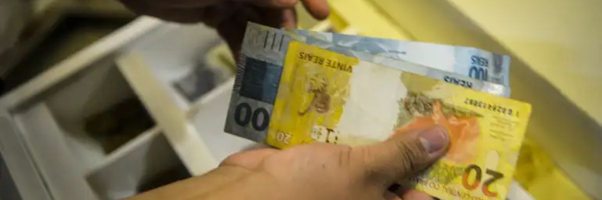 Pesquisa indica qual a renda mensal necessário para ser considerado "super-rico" em Goiás