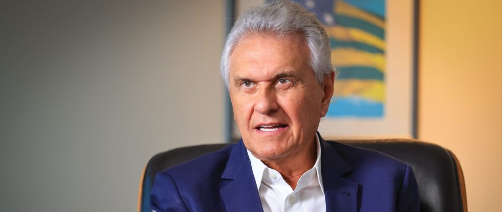 Governador Ronaldo Caiado é internado e aguarda realização de procedimento no coração, diz boletim médico