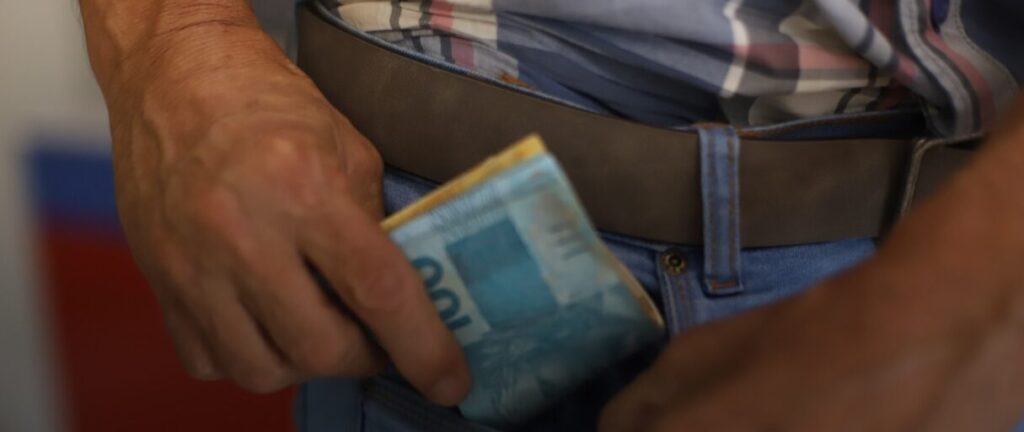 Procon Goiás divulga dicas para evitar endividamento no fim de ano