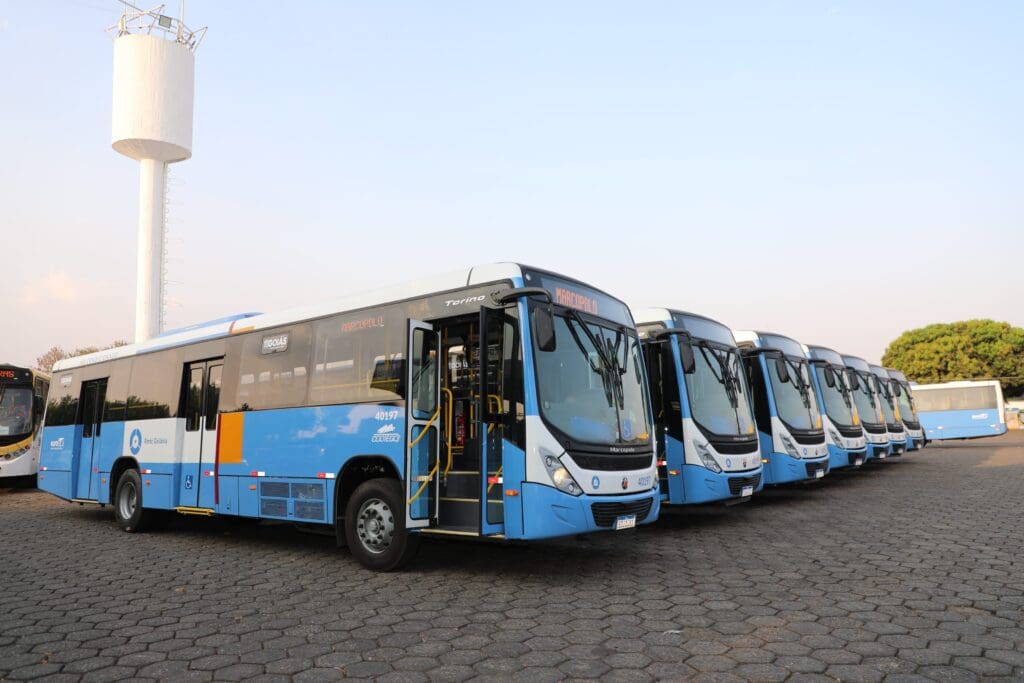 Projeto de lei propõe assentos prioritários para mulheres no transporte coletivo de Goiânia; entenda