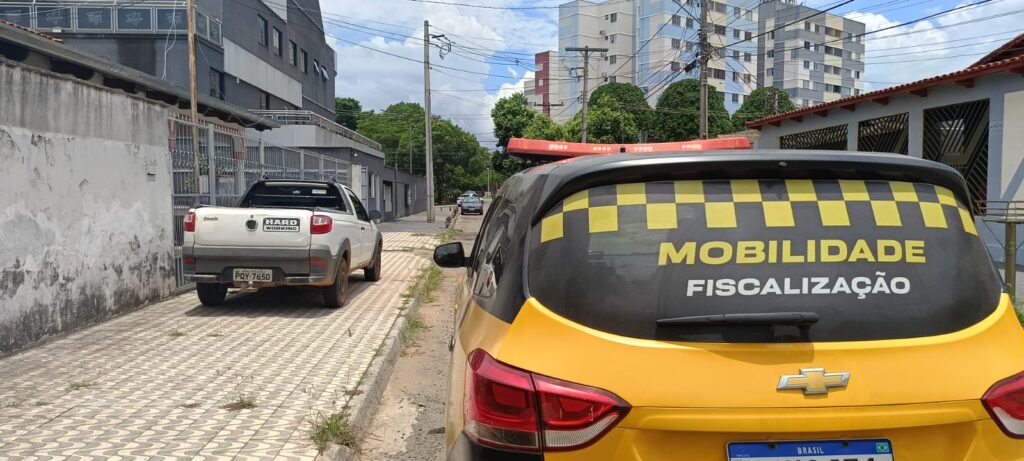 Operação Calçada Segura autua mais de 3 mil motoristas por irregularidades em Goiânia