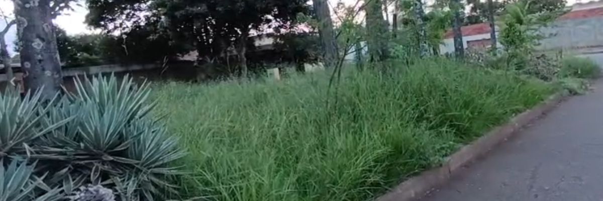 Moradores denunciam abandono da Praça João Paulo II em Goiânia