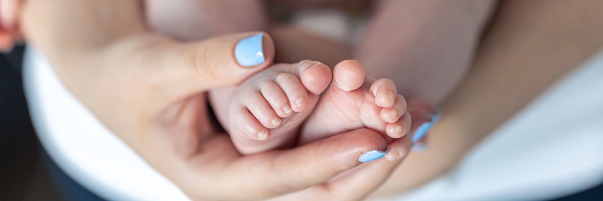 Maria e Heitor lideram registros de nomes em maternidade de Goiânia em 2025