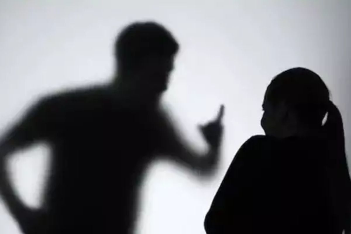 Menino de 10 anos aciona PM após presenciar agressões do padrasto contra a mãe, em Rio Verde