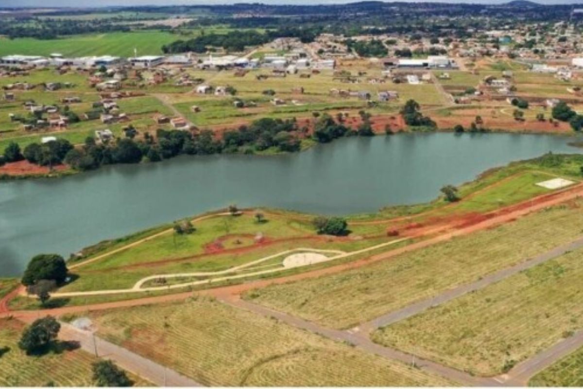 Jovem de 17 anos morre após se afogar em represa, em Trindade