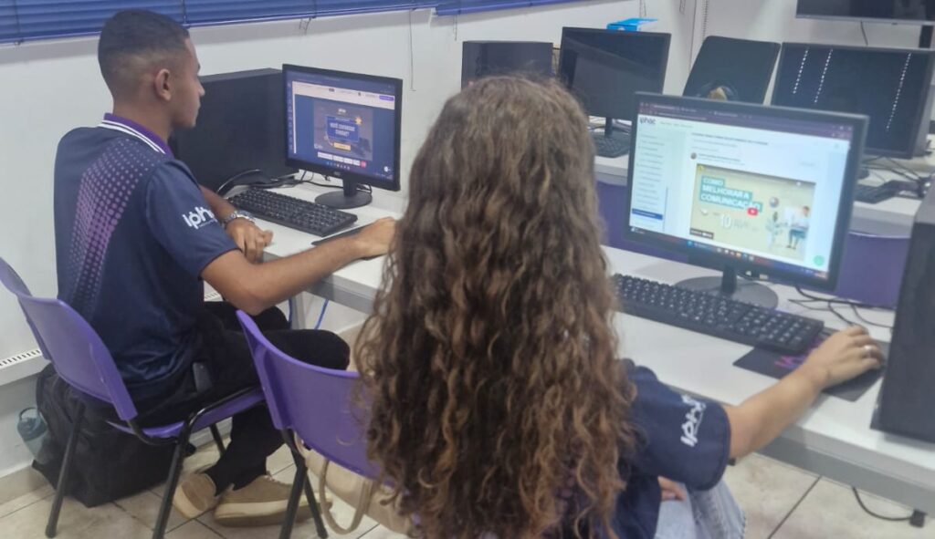 Instituto abre vagas para jovens e estudantes com bolsas de até R$ 1 mil em Goiânia