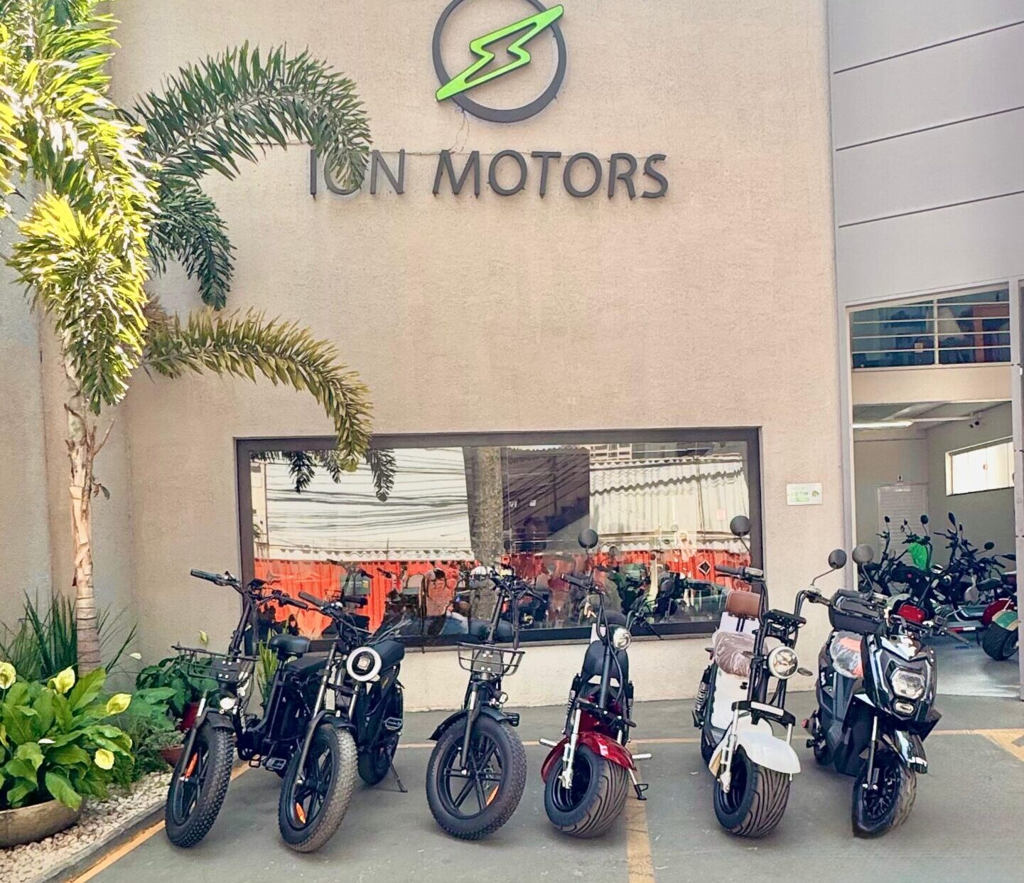 Sem CNH ou emplacamento: autopropelidos ganham espaço em Goiânia após endurecimento das regras para ciclomotores