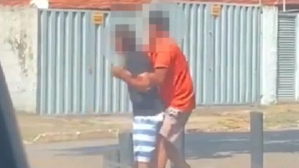 Homem morre esfaqueado após ameaçar colocar fogo em comércio da mãe, em Trindade