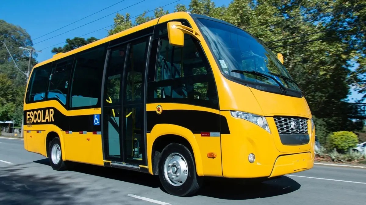 Pais poderão monitorar transporte escolar em tempo real em Goiás