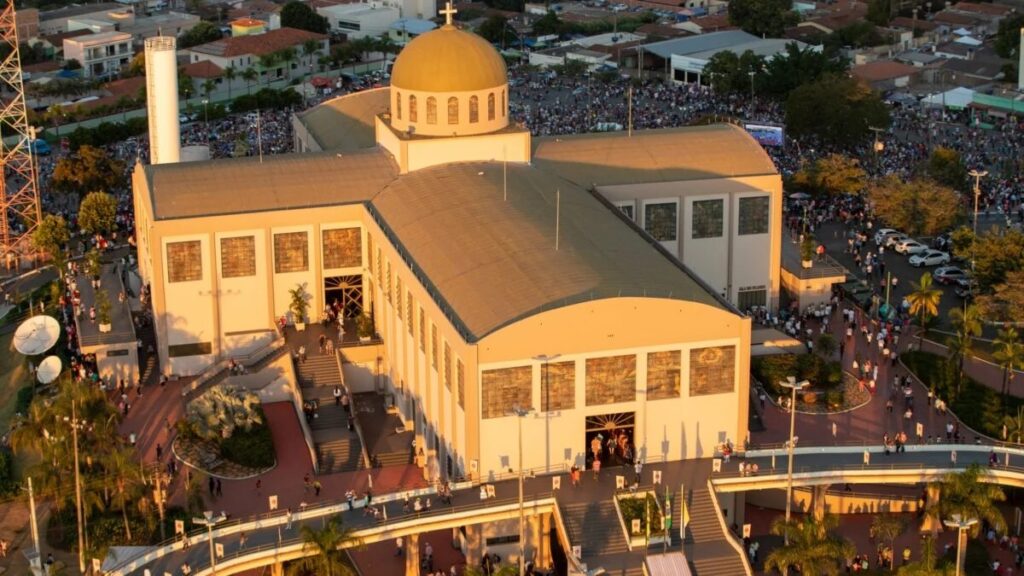 Veja 5 lugares para conhecer em Trindade durante a Romaria do Divino Pai Eterno 2026