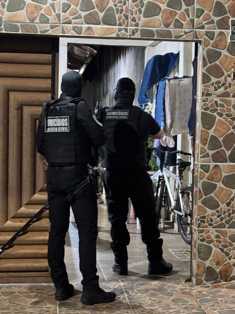 Operação prende suspeitos de matar, decapitar e queimar corpo de mulher em Goiânia