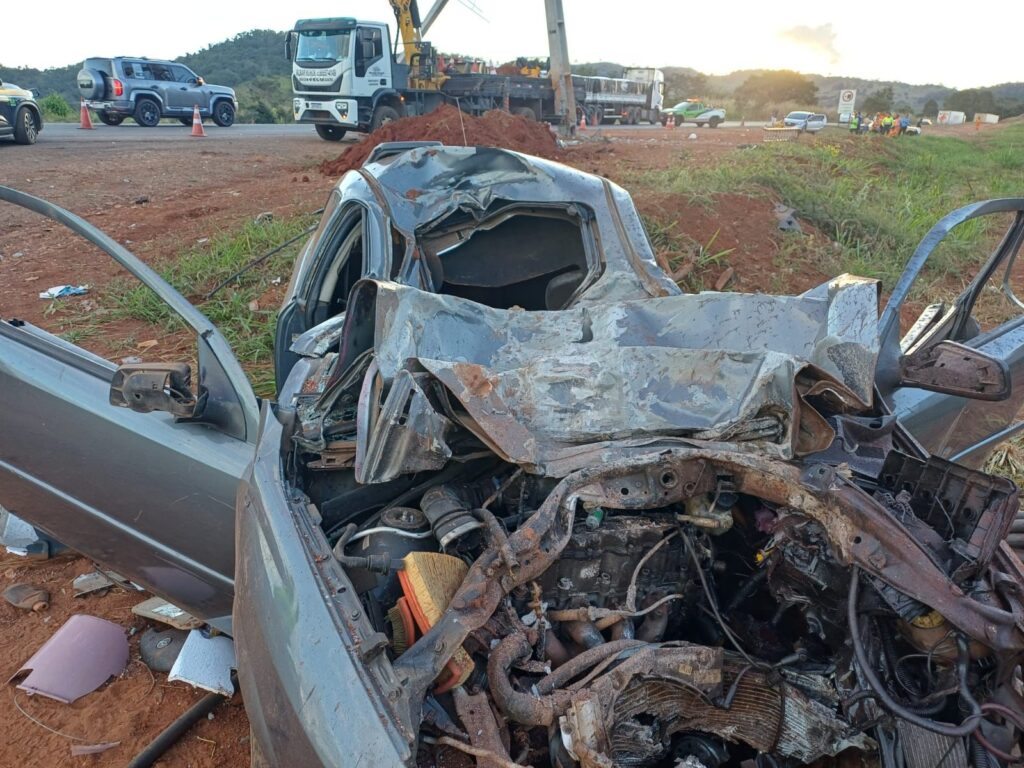 Trabalhadores e motorista morrem após acidente na BR-153