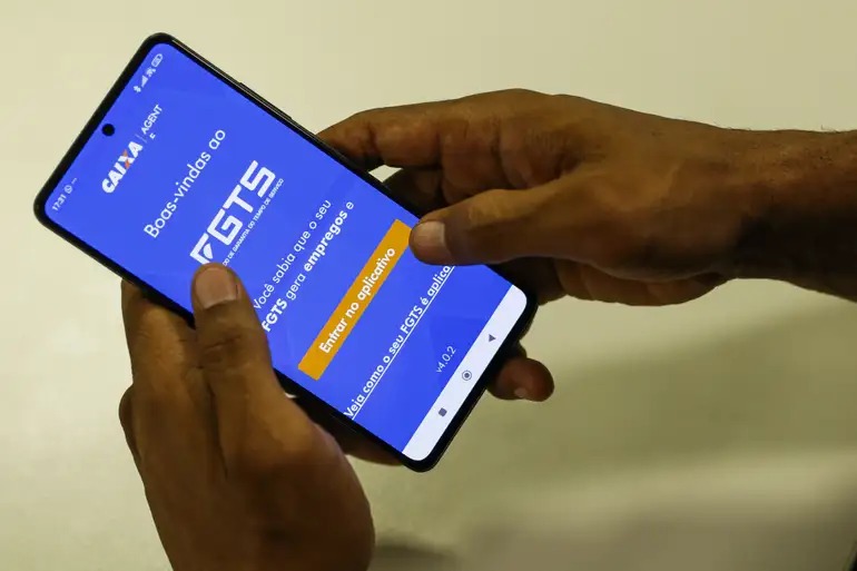 Tem dinheiro esquecido no FGTS? Saiba como sacar valores de contas inativas e quem tem direito