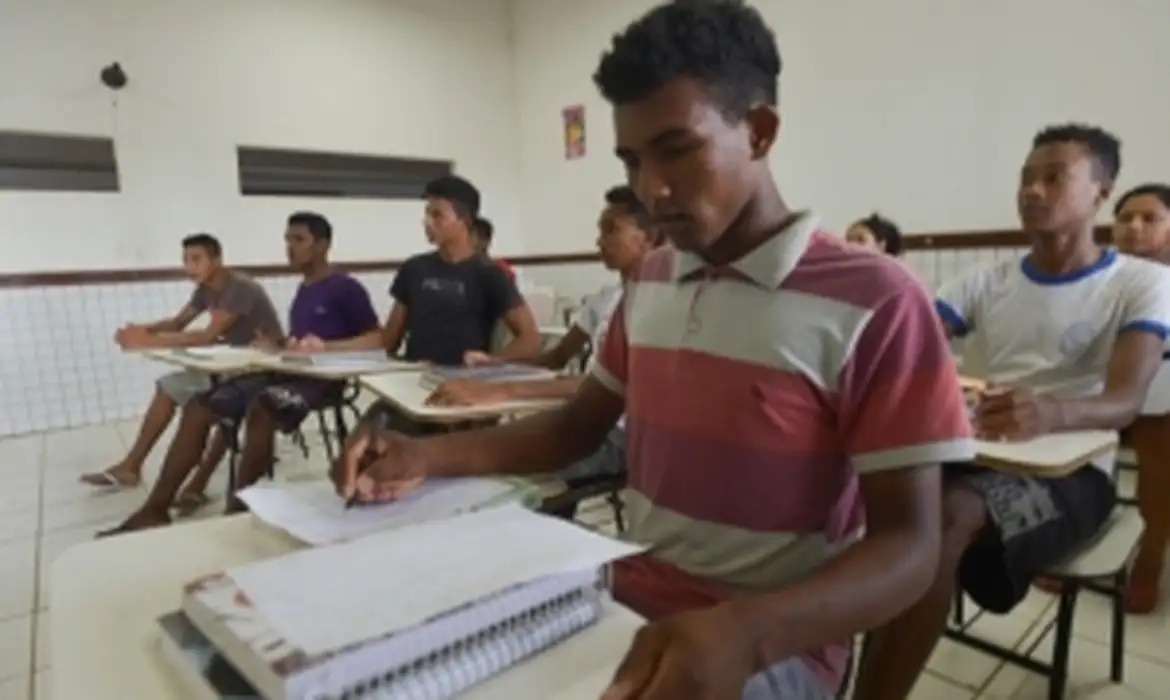 Prefeitura de Cristianópolis abre concurso com salários de até R$ 7,1 mil; veja como se inscrever