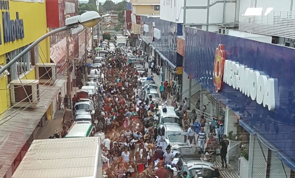 Prefeitura mira Região da 44 e intensifica combate à poluição visual em Goiânia