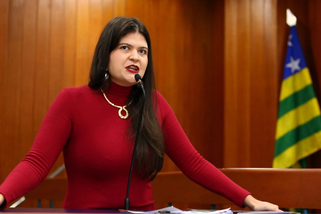 Aava Santiago tem mandato cassado pelo TRE-GO e promete recorrer da decisão