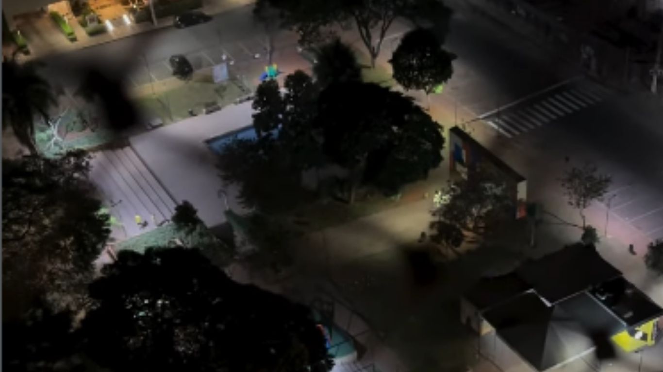 Vídeo de crianças brincando às 23h em praça de Goiânia viraliza nas redes