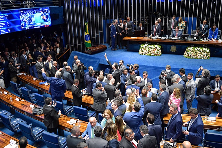 Senado aprova projeto que cria o "Pix Pensão"; veja o que muda
