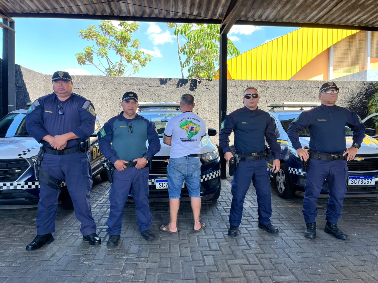 Homem é levado à delegacia após suposta tentativa de golpe na compra de veículo em Goiânia