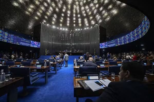Levantamento revela R$ 1,3 bilhão em emendas da Câmara sem identificação dos parlamentares responsáveis