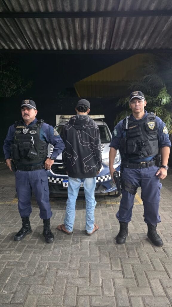 Adolescente é detido após fugir da GCM e empinar moto próximo a CMEI em Goiânia