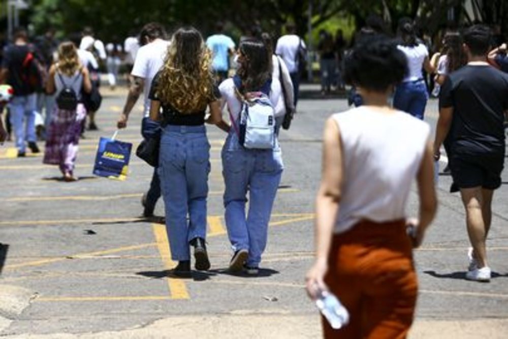 Jovens de Goiânia e Aparecida podem ganhar R$ 2,5 mil em programa de capacitação