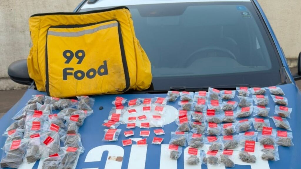 ‘Delivery’ de drogas: falsa entregadora é presa com maconha e cocaína em Aparecida de Goiânia