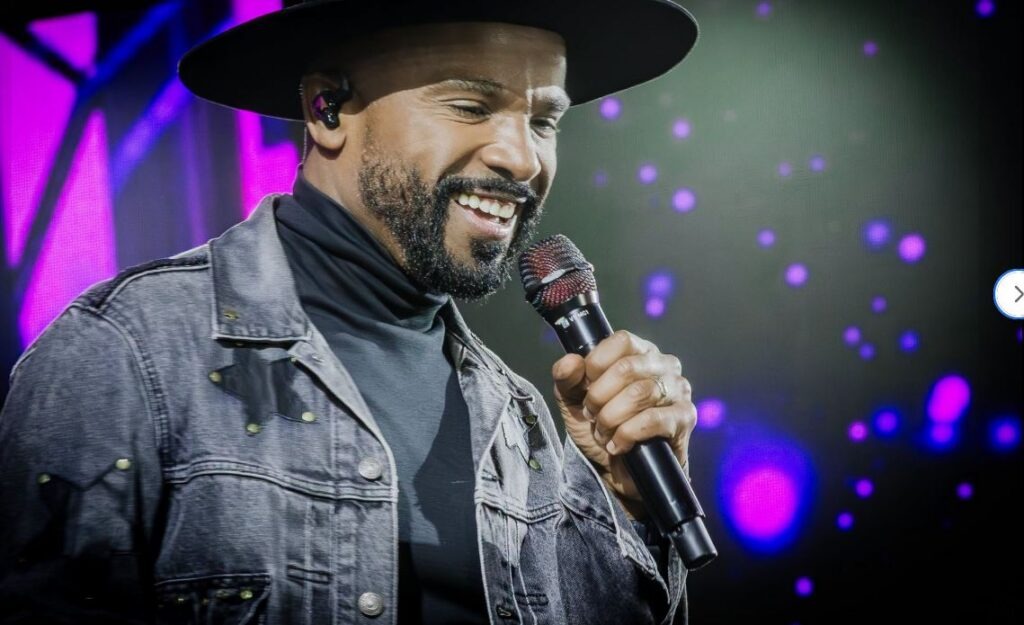 Alexandre Pires confirma show em Goiânia; veja data, local e valores dos ingressos