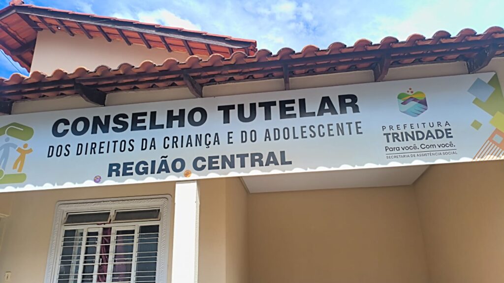 Criminosos arrombam sede do Conselho Tutelar e furtam equipamentos em Trindade