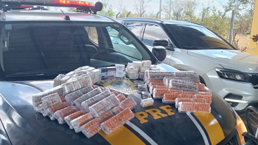 PRF apreende mais de 2 mil ampolas de medicamento para emagrecimento escondidas em carro na BR-060