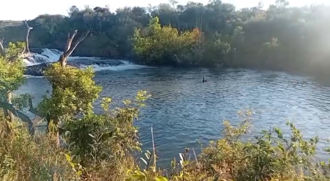 Homem desaparece após mergulho e é encontrado morto em rio de Chapadão do Céu