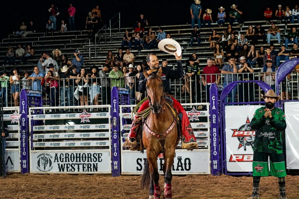 Caldas Novas recebe etapa do maior campeonato de rodeio do mundo e shows de Murilo Huff e Teodoro & Sampaio