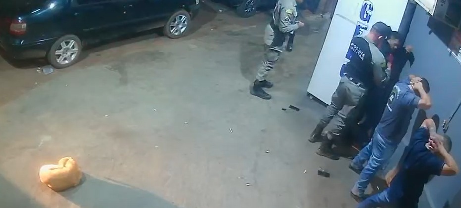 Chutes, socos e coronhadas: homem denuncia agressão de PM durante abordagem em Formosa