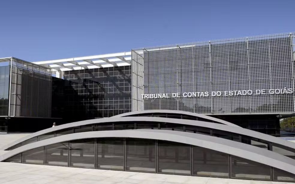 TCE-GO lança novo concurso para nível médio; salário chega a R$ 11,8 mil