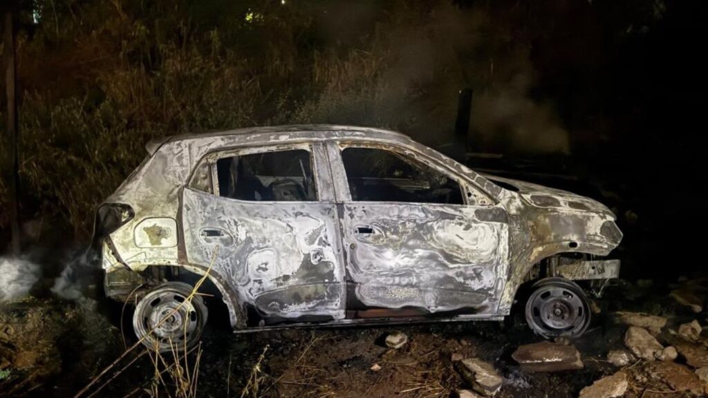 Homem morre carbonizado após ficar preso em cerca ao tentar fugir de carro em chamas em Goiânia
