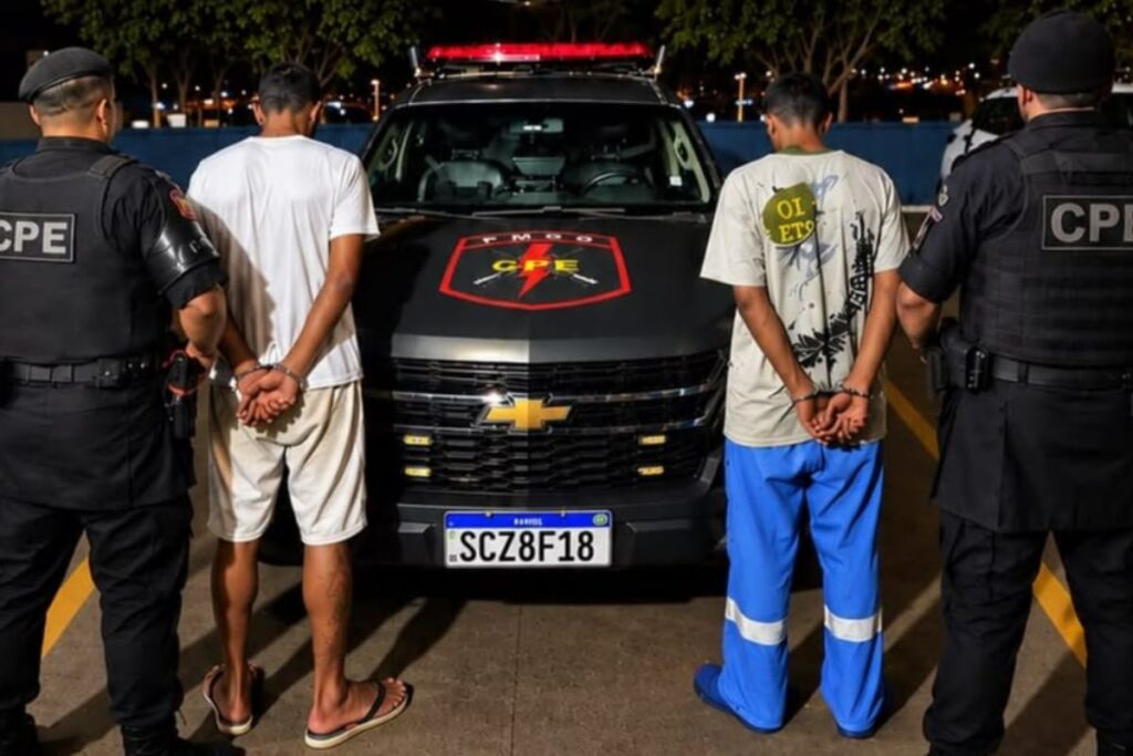 Dupla é presa após furtar loja de celulares, em Aparecida de Goiânia