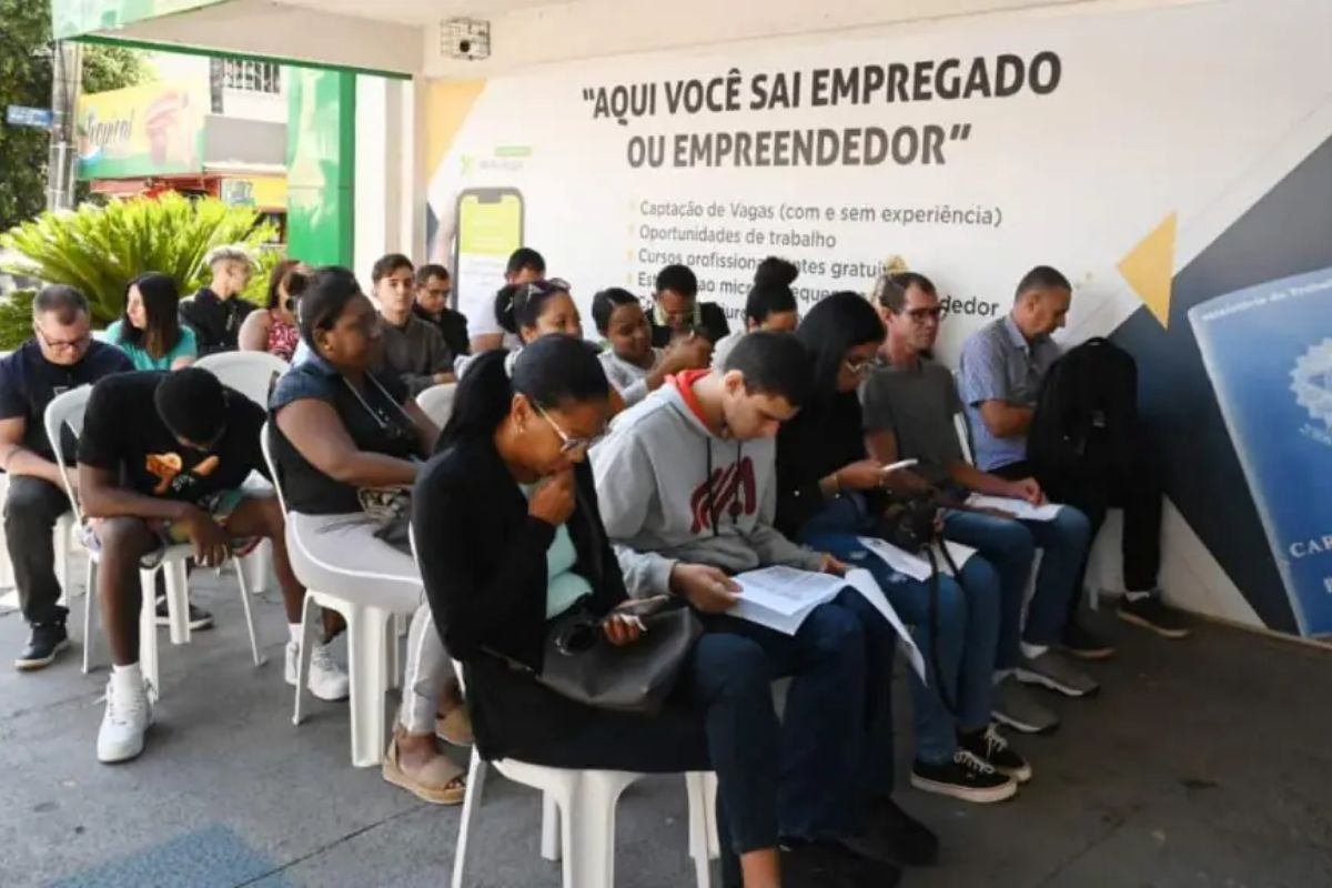 Feirão reúne mais de 1,7 mil vagas de emprego para pessoas com deficiência, em Goiânia