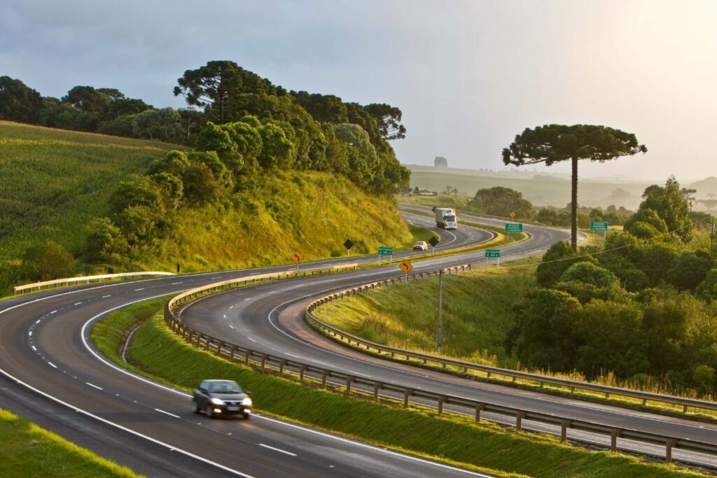 Radar que calcula velocidade média dos veículos é testado em Goiás