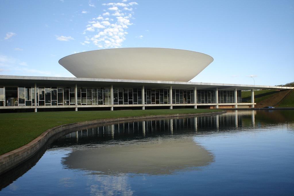 Eleições 2026: veja quanto ganham presidente, governador, senador e deputados