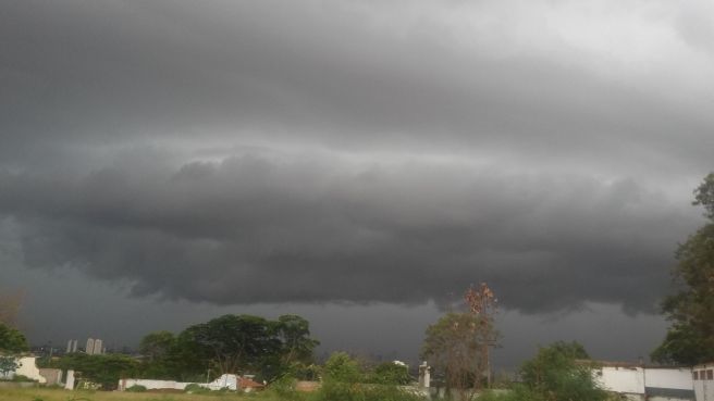 Goiás tem alerta de tempestade nesta terça-feira (1º); frente fria deve aumentar chuvas no fim de semana