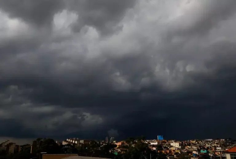 Goiás pode ter tempestades e rajadas de vento de até 70 km/h, alerta Cimehgo