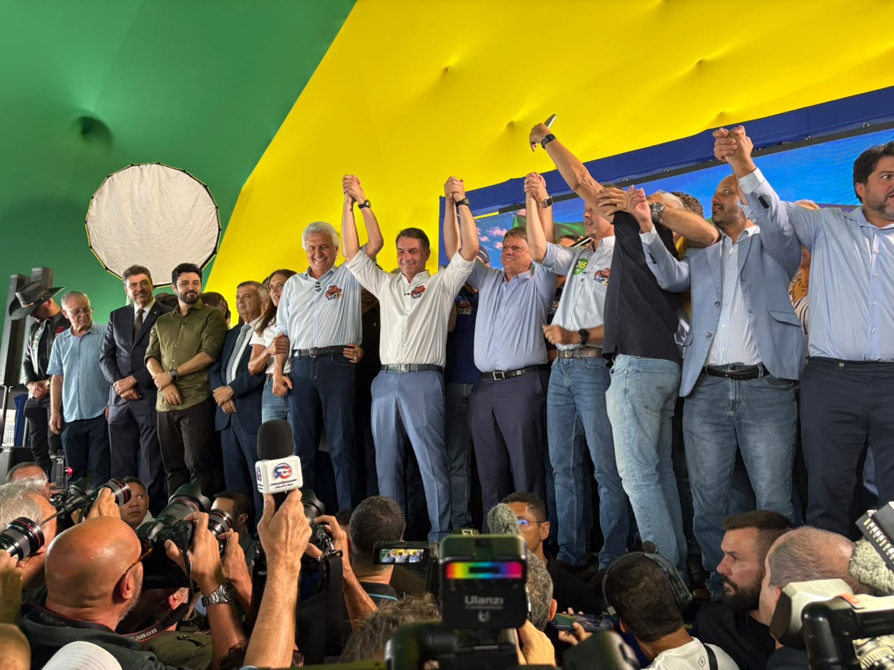 Caiado anuncia apoio a Flávio Bolsonaro e promete ‘mobilização em tempo integral’ em Goiás
