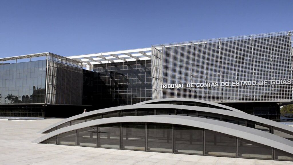 Concurso do TCE-GO oferece salário de quase R$ 12 mil para nível médio; veja como participar