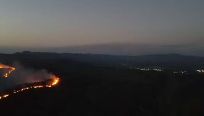 Incêndios no Parque Nacional da Chapada dos Veadeiros. (Foto: Divulgação/Brivac - Felipe Colens)