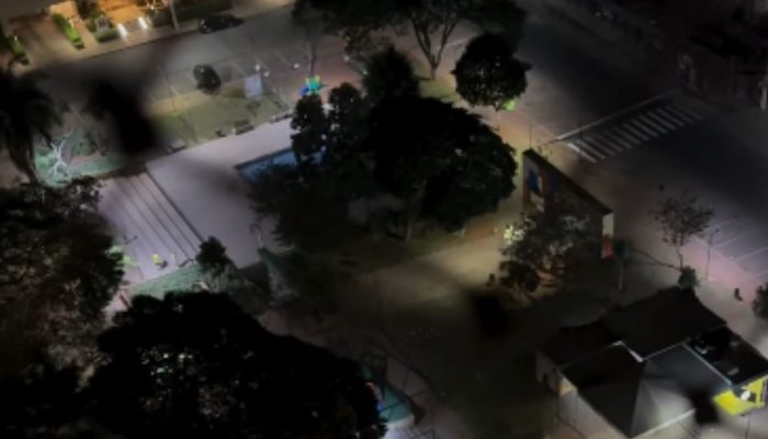 Vídeo de crianças brincando às 23h em praça de Goiânia viraliza nas redes
