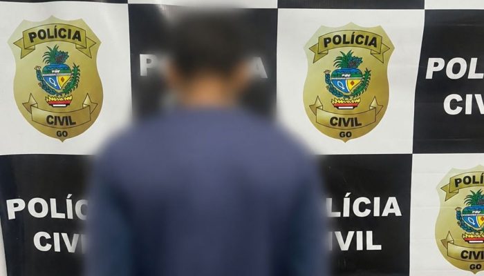 Criança de 7 anos era colocada de joelhos e teria sido agredida com cabo de carregador e cinto pelo padrasto em Trindade