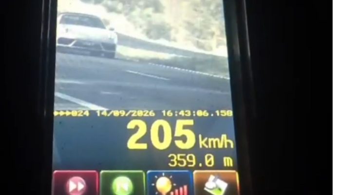 Carro é flagrado a mais de 200 km/h na BR-153, em Morrinhos
