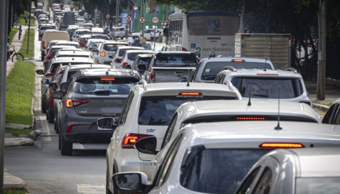 Imagem mostra trânsito em Goiânia.  (Foto: Secretaria de Economia)